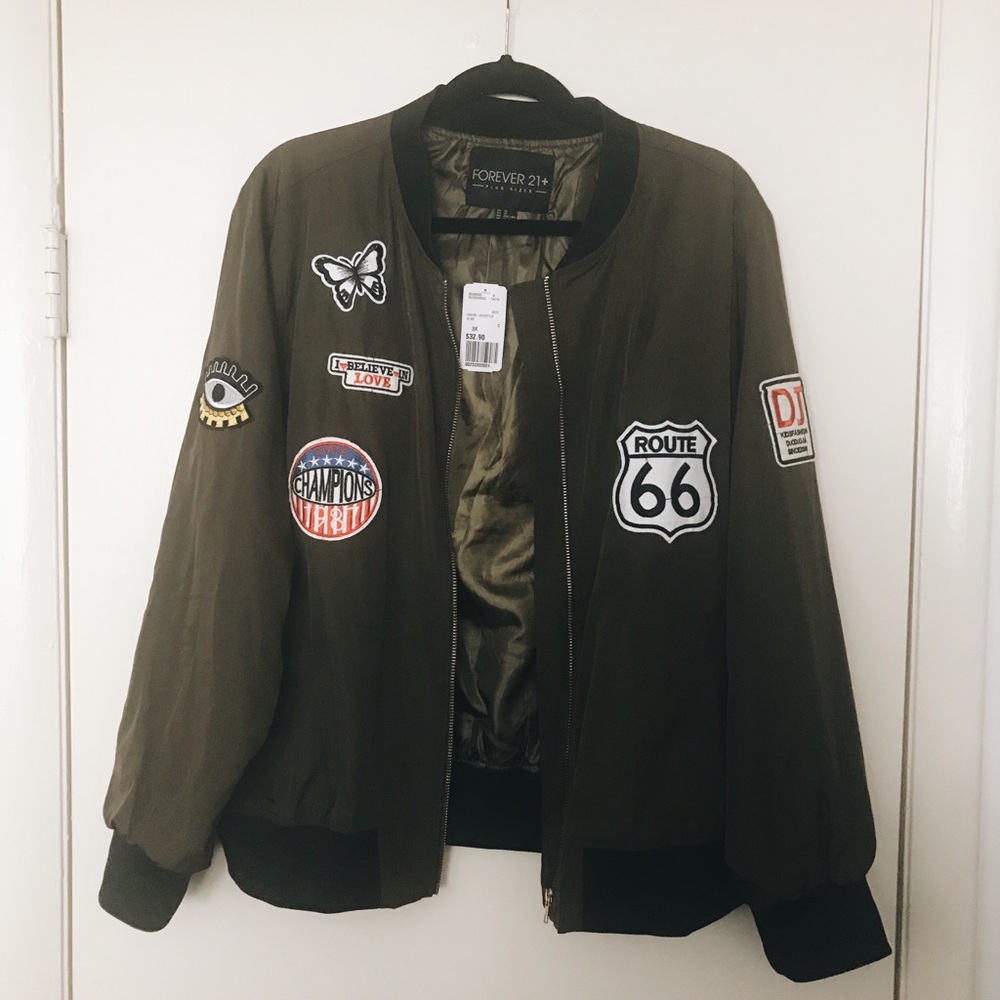 BNWT ✨ Bomber Jacket with Patches 3x Forever 21 +